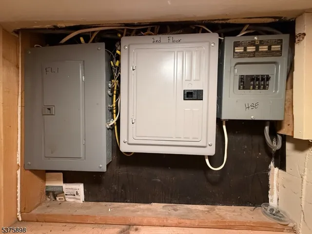 a view of utility room