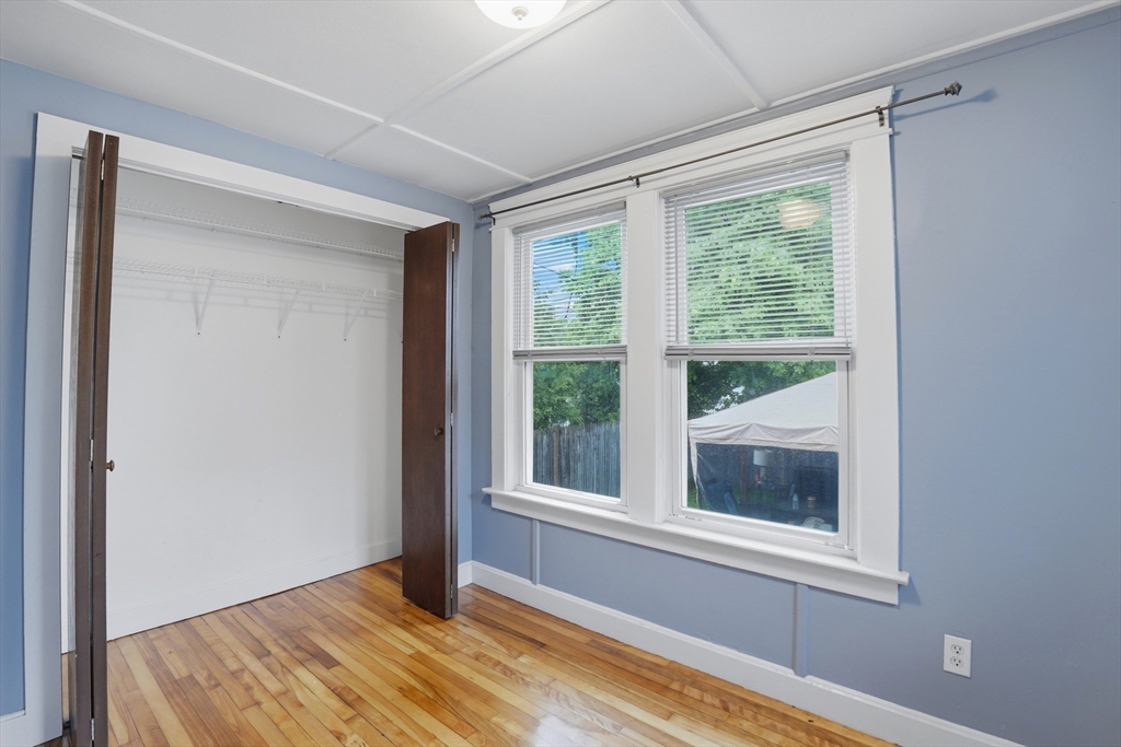 8 Carver Street Worcester, MA 01604 - Photo 18 of 28