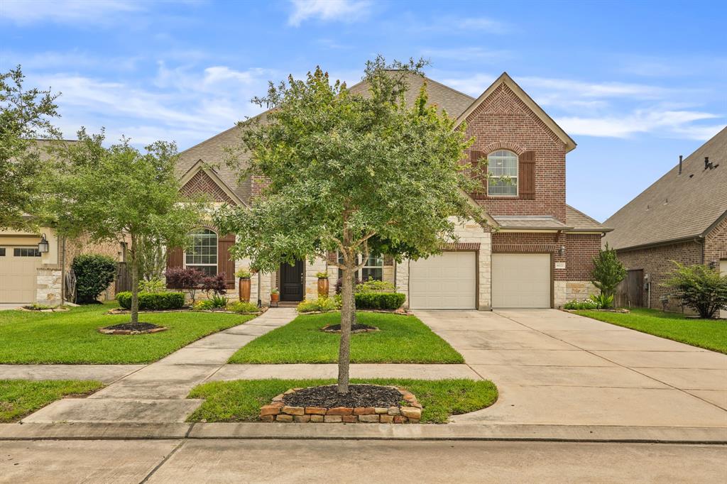 Welcome to your beautiful 4 bedroom, 3 ½ bath home in the highly desirable Kingwood at Royal Brook Subdivision