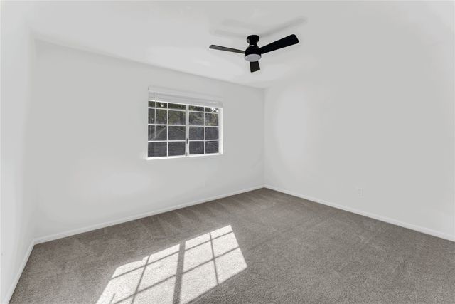 $897,500 | 3 Outervale Place, The Woodlands, TX 77381