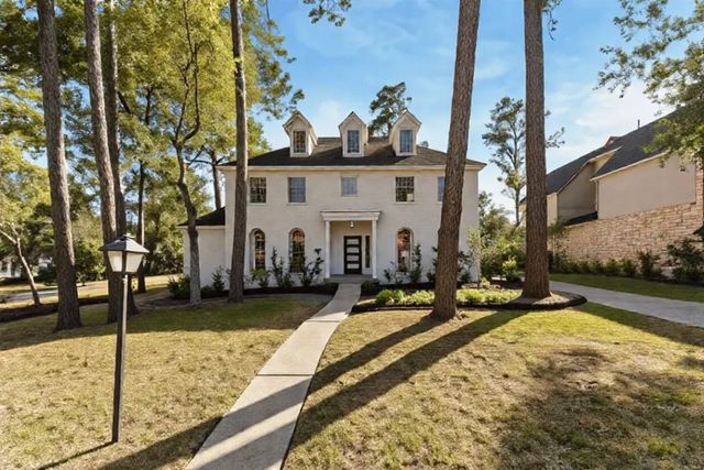 $897,500 | 3 Outervale Place, The Woodlands, TX 77381
