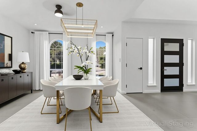 $897,500 | 3 Outervale Place, The Woodlands, TX 77381