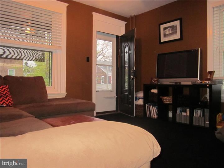 460 Shurs Lane Philadelphia, PA 19128 - Photo 6 of 22