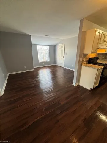 $975 | 517 West Market Street, Unit H, Graham, NC 27253