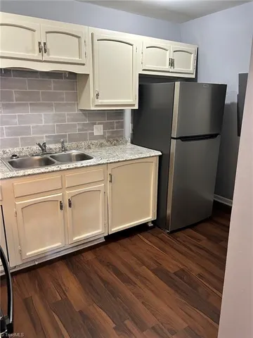 $975 | 517 West Market Street, Unit H, Graham, NC 27253