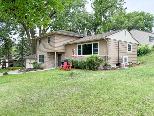 $224,900 | 906 South Whitford Street, Fergus Falls, MN 56537