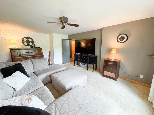 $224,900 | 906 South Whitford Street, Fergus Falls, MN 56537