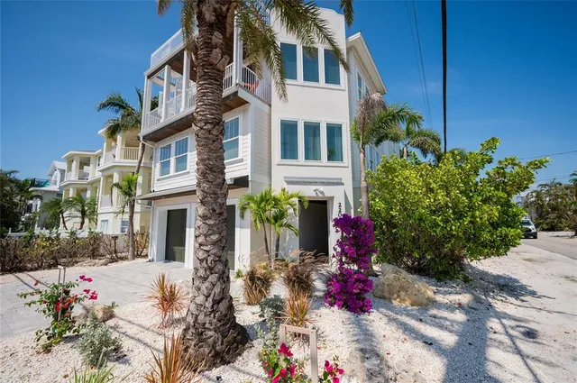 $3,200,000 | 2201 Avenue C, Bradenton Beach, FL 34217