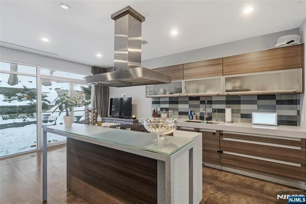 760 Undercliff Avenue, Unit B Edgewater, NJ 07020 - Photo 13 of 45