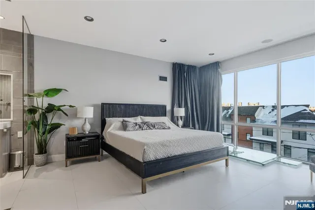 $1,590,000 | 760 Undercliff Avenue, Unit B, Edgewater, NJ 07020