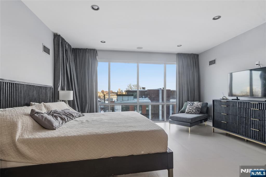 760 Undercliff Avenue, Unit B Edgewater, NJ 07020 - Photo 22 of 45