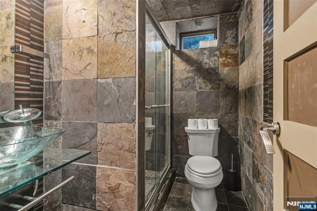 760 Undercliff Avenue, Unit B Edgewater, NJ 07020 - Photo 28 of 45