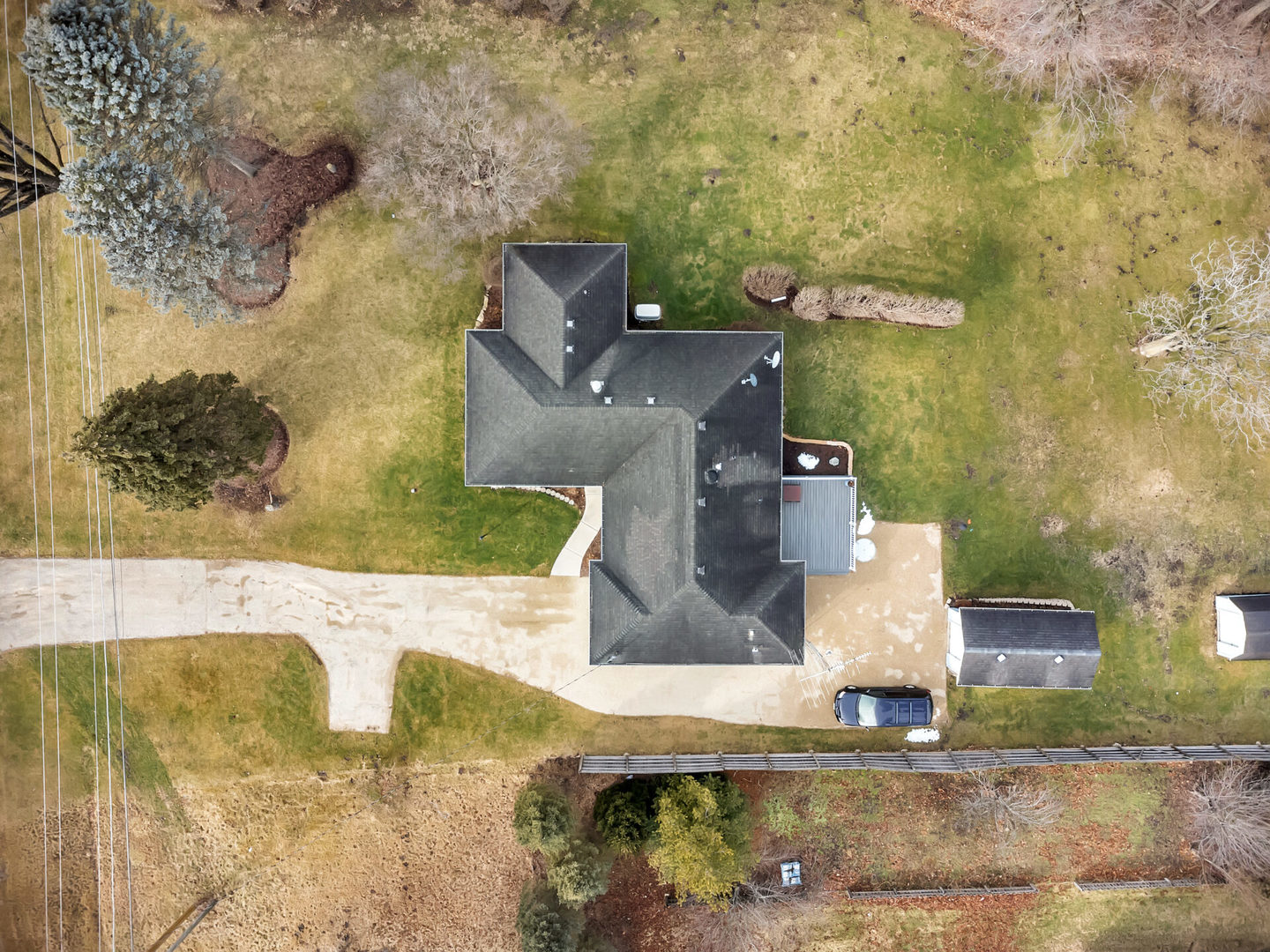 19556 West Manhattan Road Elwood, IL 60421 - Photo 4 of 23 an aerial view of residential houses with outdoor space