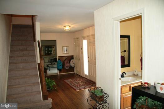 217 Environs Road Sterling, VA 20165 - Photo 25 of 30 Interior (General)