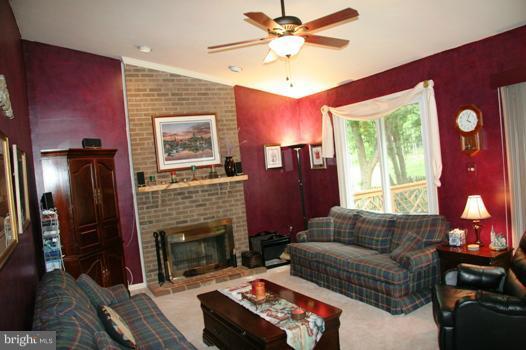 217 Environs Road Sterling, VA 20165 - Photo 5 of 30 Family Room