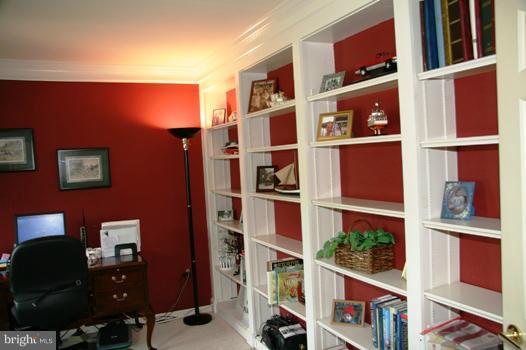 217 Environs Road Sterling, VA 20165 - Photo 7 of 30 Interior (General)
