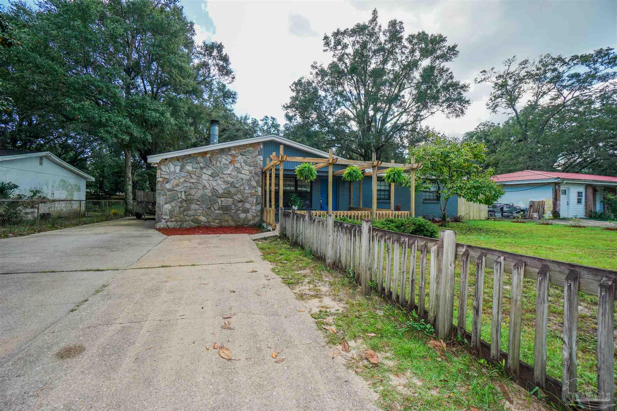 2113 Dora Road Pensacola, FL 32514 - Photo 4 of 29 Gallery Image 4