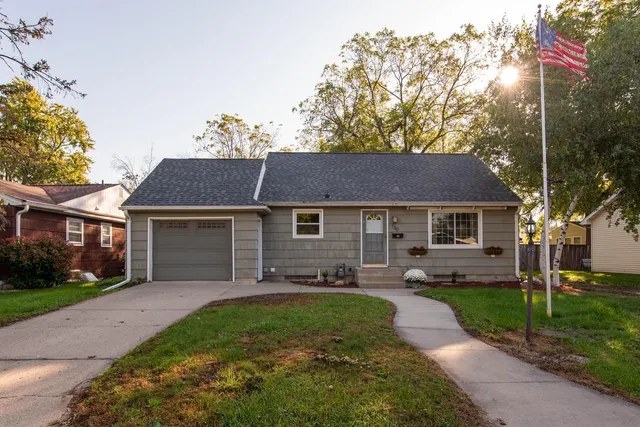 $299,900 | 130 Dillon Avenue, Mankato, MN 56001