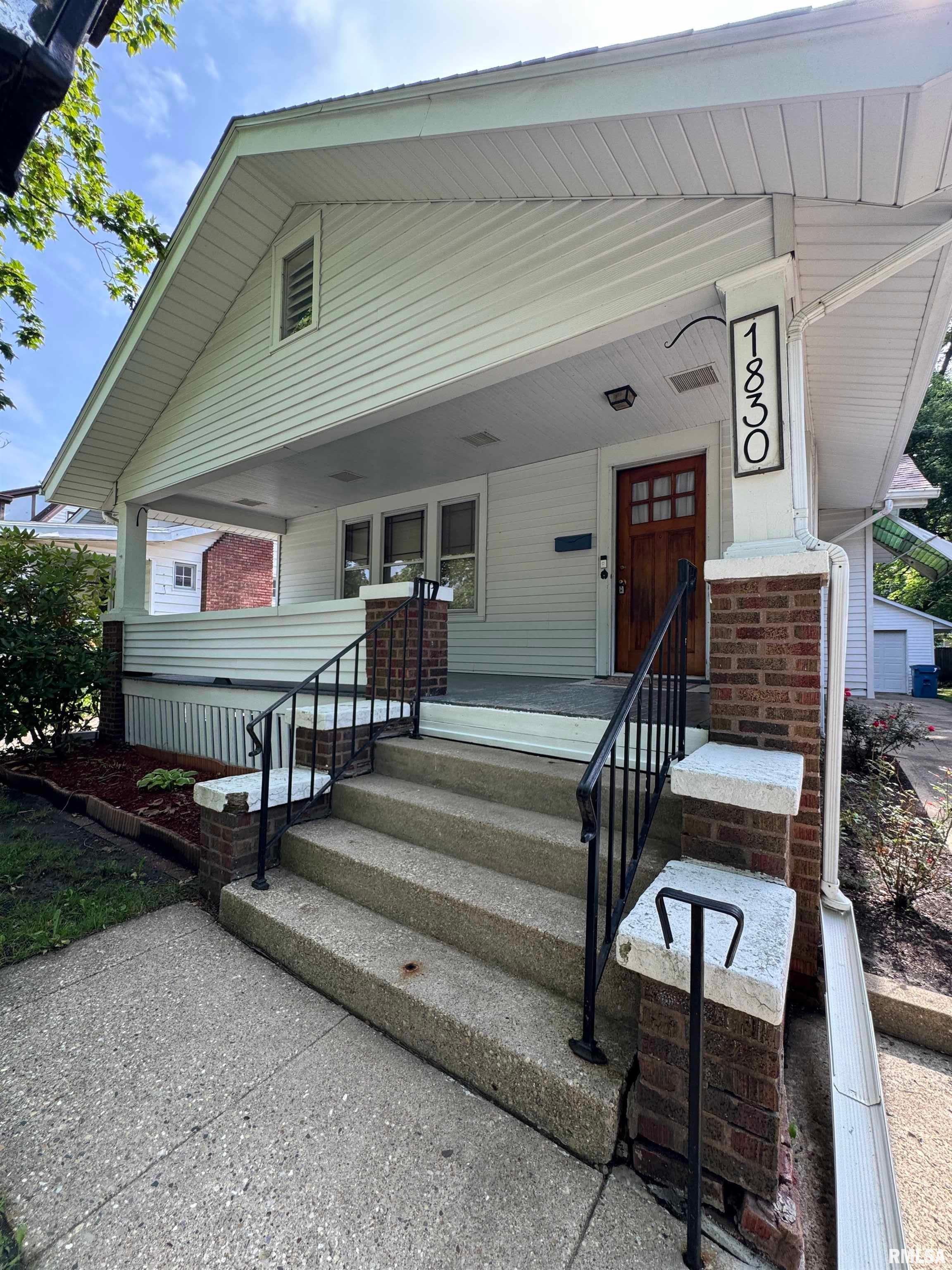 1830 South College Street Springfield, IL 62704 - Photo 3 of 40