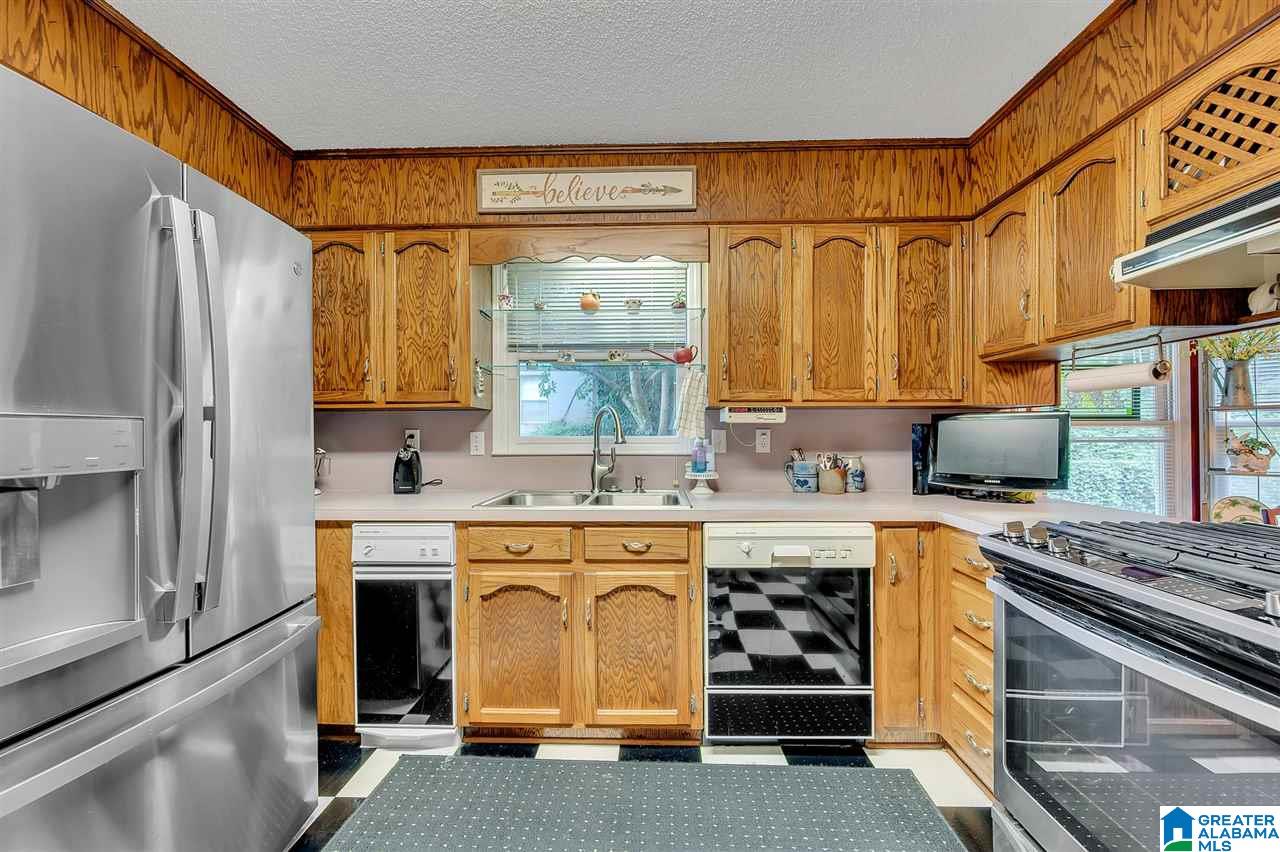3218 19th Street North Bessemer, AL 35023 - Photo 3 of 41