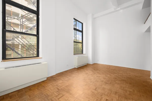 $899,000 | 1255 5th Avenue, Unit 3J | Upper Carnegie Hill