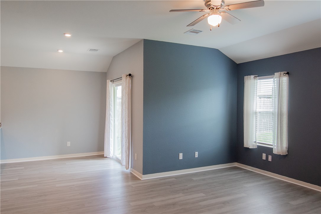 6021 Toby Bend Bryan, TX 77807 - Photo 6 of 20