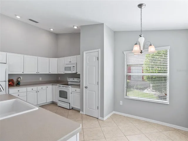 $359,900 | 2046 Dalecroft Trail, The Villages, FL 32162