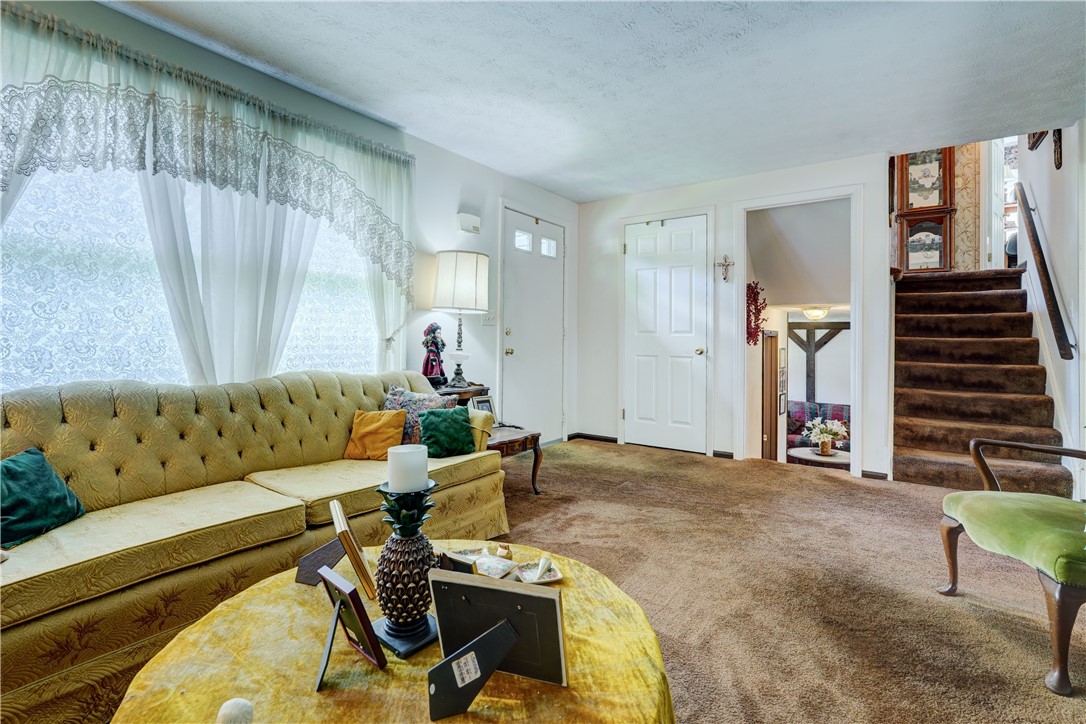 465 Fox Meadow Road Greece, NY 14626 - Photo 7 of 20 Living Room