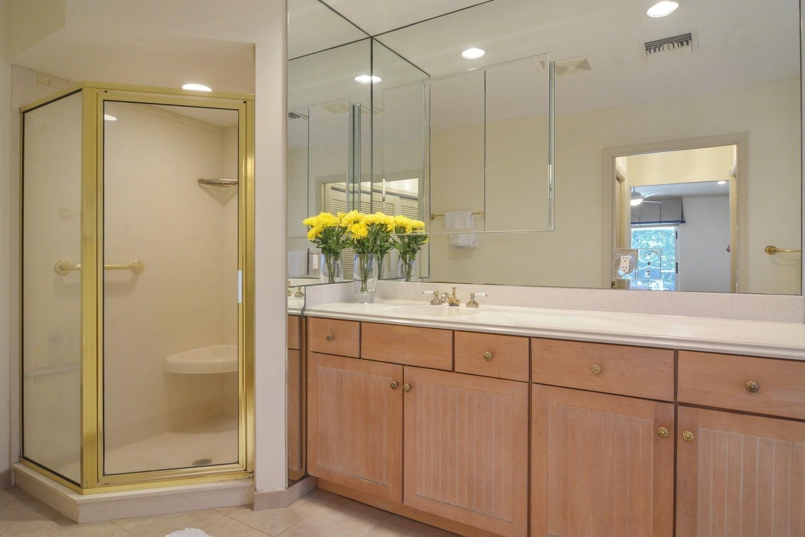 232 Cove Place Jupiter, FL 33469 - Photo 12 of 22 10_232CovePlace_13_MasterBathroom_Custom