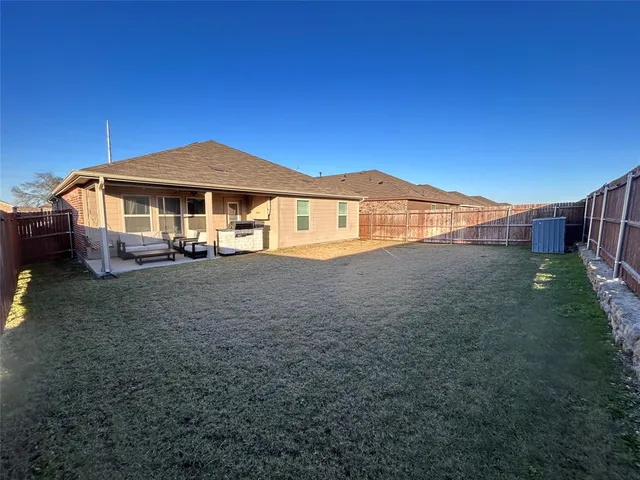 $350,000 | 1304 Briar Hl Drive, Denton, TX 76207