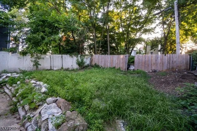 $3,800 | 65 North Grove Street, East Orange, NJ 07017