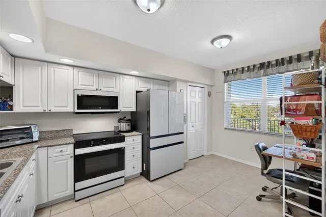 $324,990 | 960 Starkey Road, Unit 2302, Largo, FL 33771
