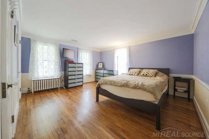 113 Moran Road Grosse Pointe, MI 48236 - Photo 31 of 43 31341628-30.JPG