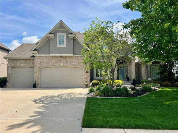 $750,000 | 8915 North Lewis Avenue, Kansas City, MO 64157