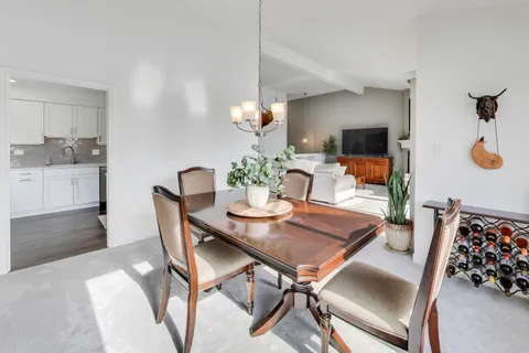 $375,000 | 83 Thornhill Lane, Unit B, Lake Barrington, IL 60010