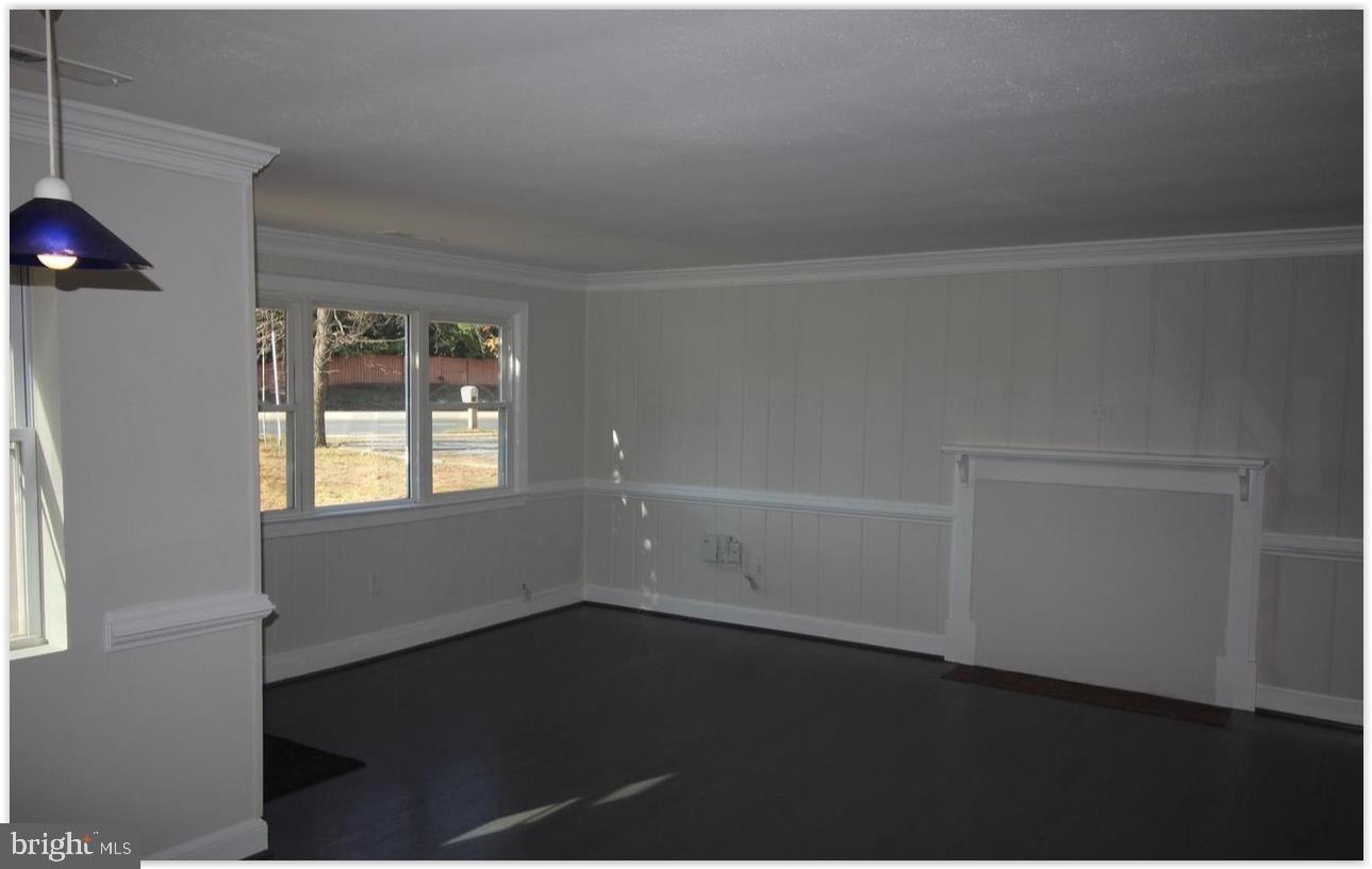 3735 West Ox Road Fairfax, VA 22033 - Photo 14 of 23 Bright and airy living space awaits.