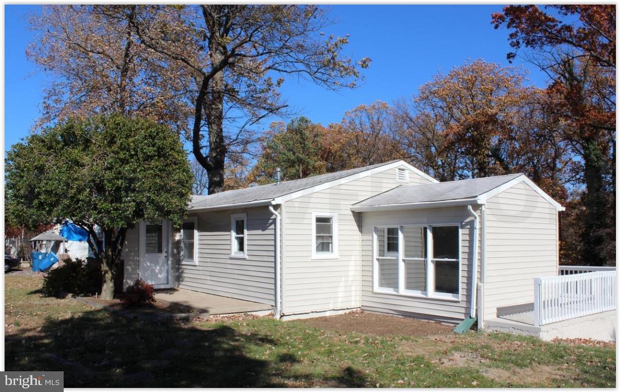 3735 West Ox Road Fairfax, VA 22033 - Photo 2 of 23 Charming home nestled among trees.