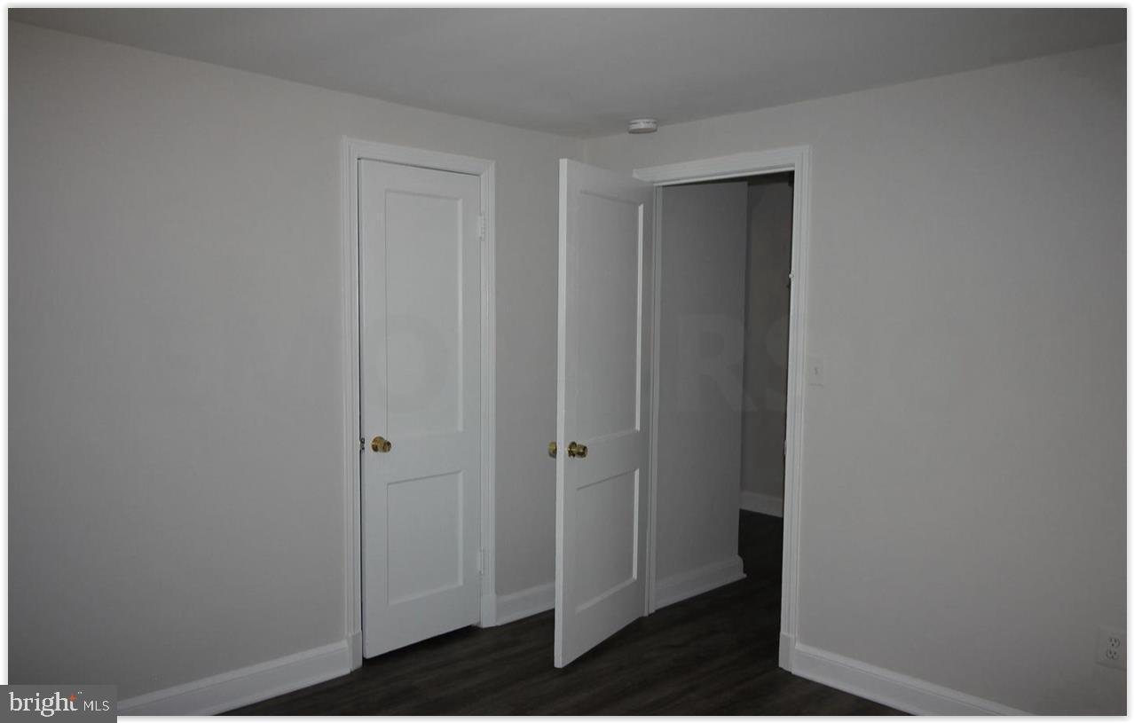 3735 West Ox Road Fairfax, VA 22033 - Photo 7 of 23 Inviting space with dual doors.