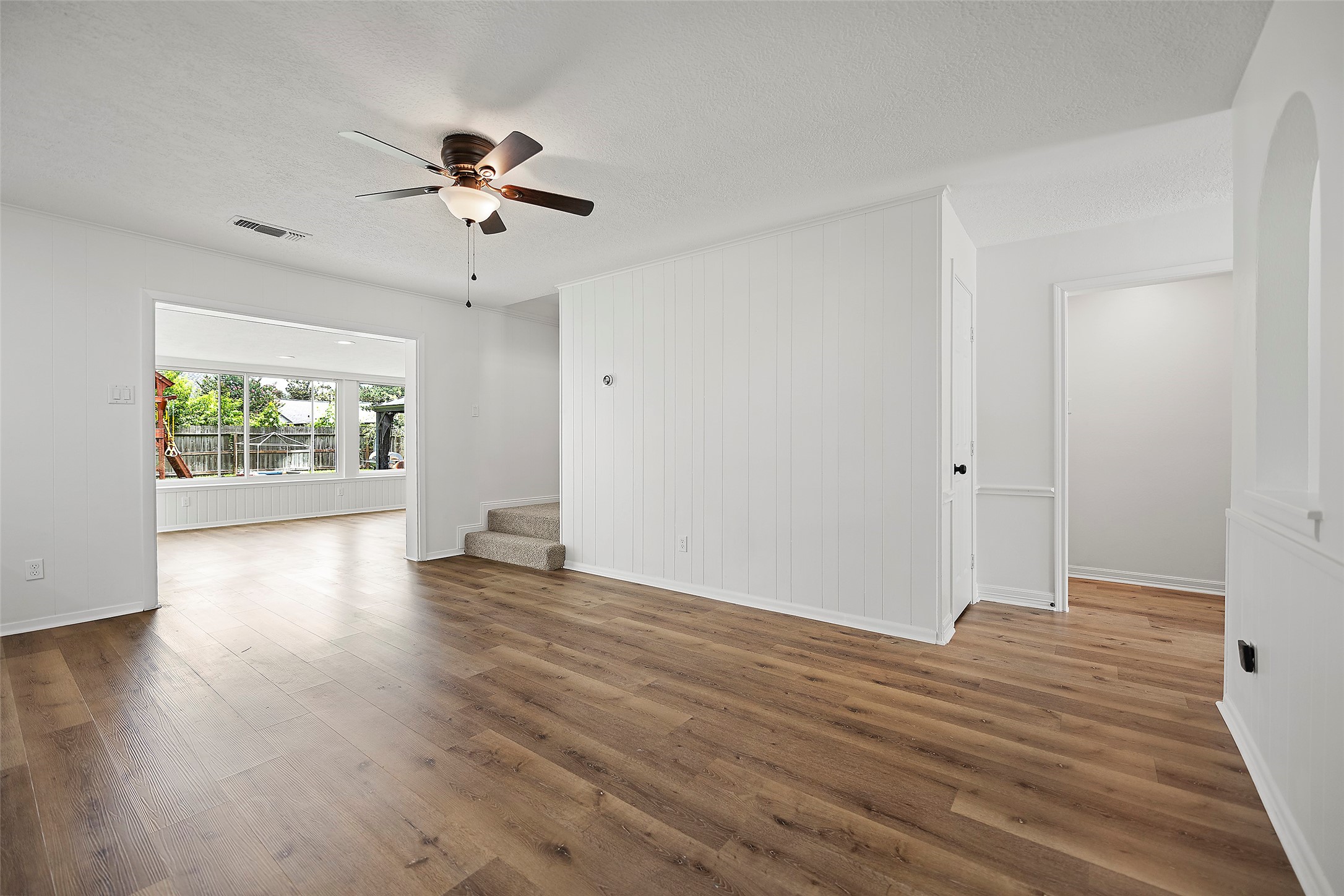 10642 Mayfield Road Houston, TX 77043 - Photo 14 of 40 Gallery Image 14