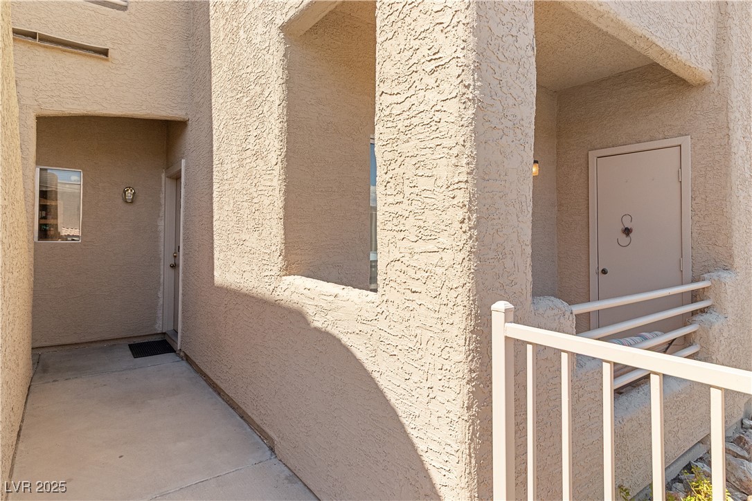2192 Aspen Mirror Way, Unit 102 Laughlin, NV 89029 - Photo 4 of 58 Entrance to property