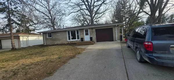 $189,900 | 103 West Richway Drive, Albert Lea, MN 56007