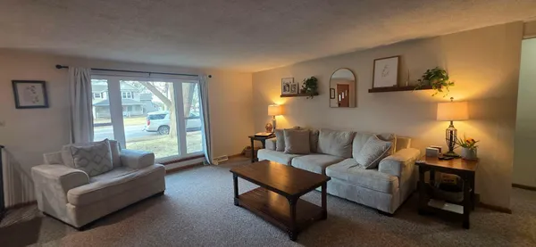 $189,900 | 103 West Richway Drive, Albert Lea, MN 56007