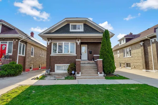 $379,000 | 2326 Elmwood Avenue, Berwyn, IL 60402