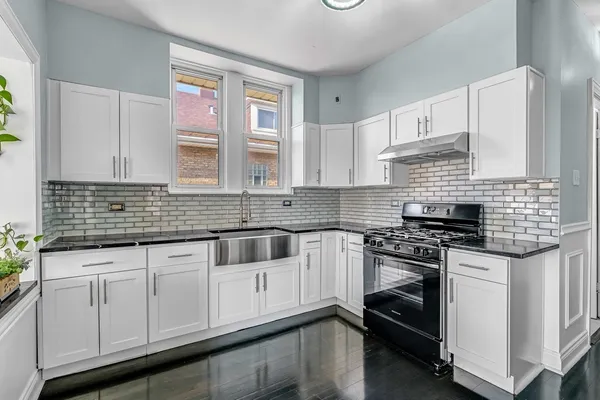 $379,000 | 2326 Elmwood Avenue, Berwyn, IL 60402