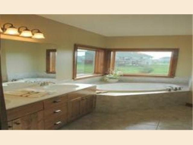 3472 Jasper Court Northeast Rochester, MN 55906 - Photo 7 of 7 Gallery Image 7