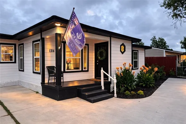 $1,700 | 1314 Devon Drive, Corpus Christi, TX 78415