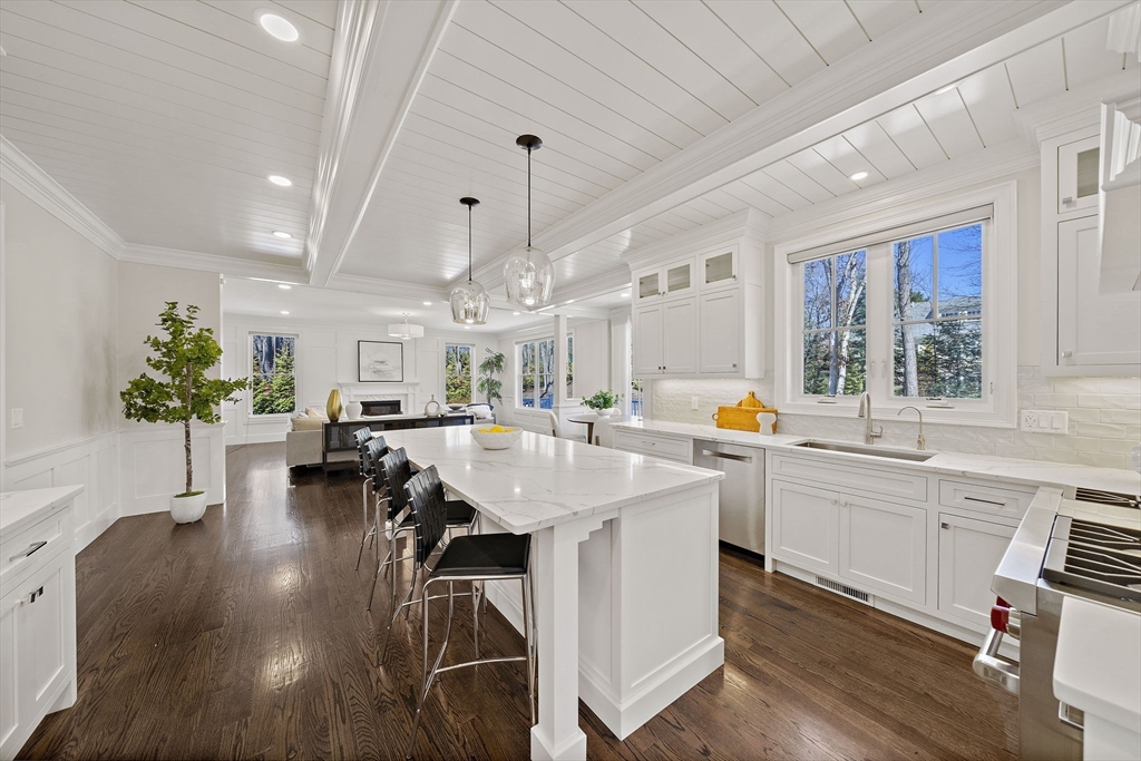 241 Lowell Road Wellesley, MA 02481 - Photo 7 of 42