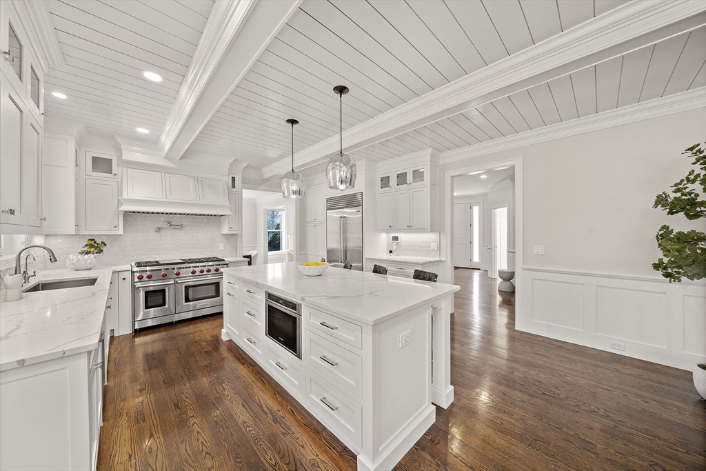 241 Lowell Road Wellesley, MA 02481 - Photo 9 of 42