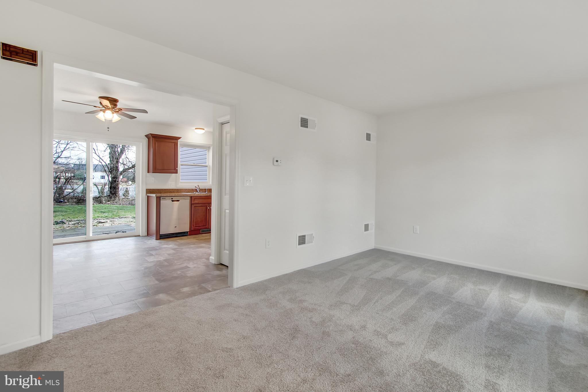 19 Pheasant Lane Lititz, PA 17543 - Photo 2 of 23