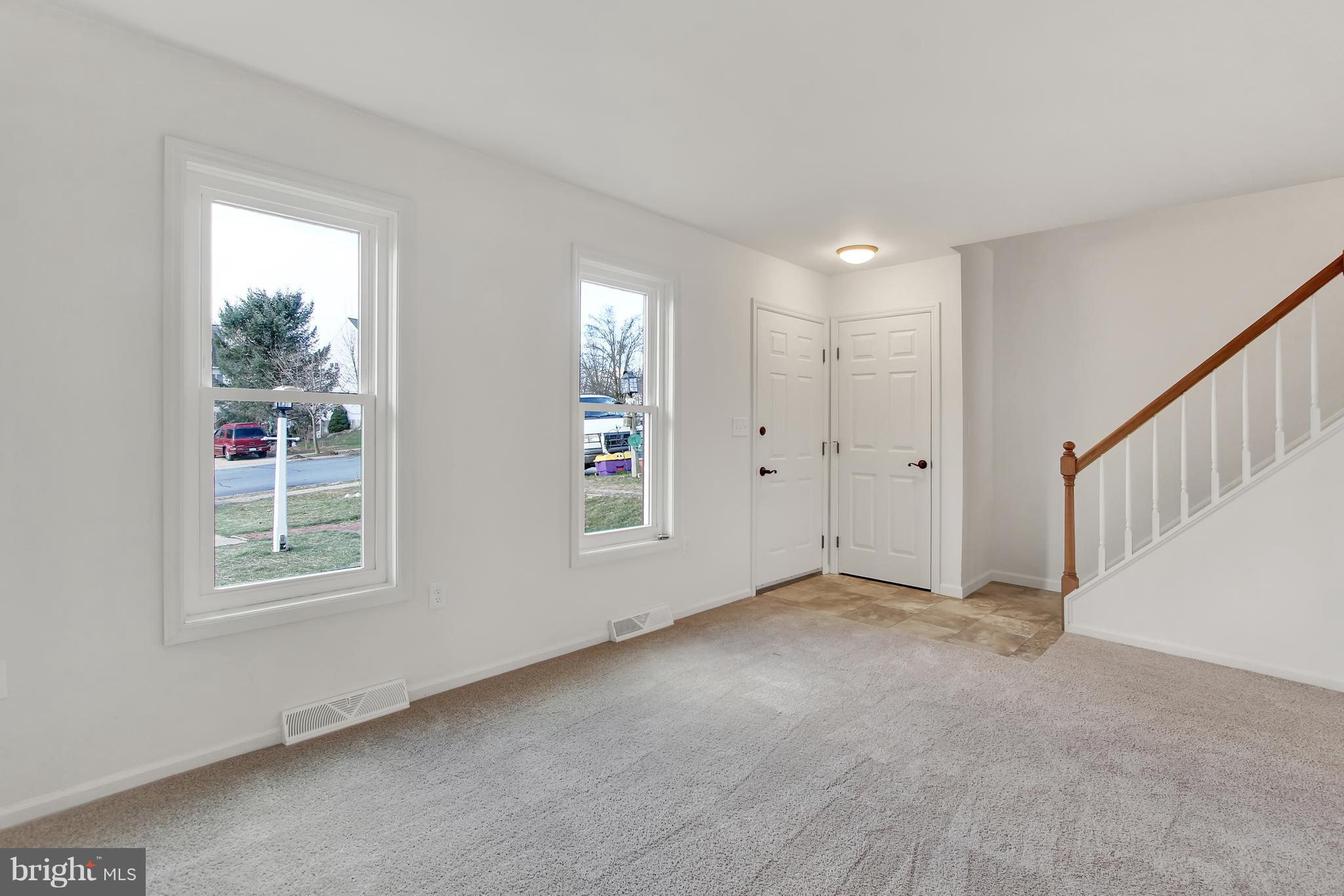 19 Pheasant Lane Lititz, PA 17543 - Photo 4 of 23